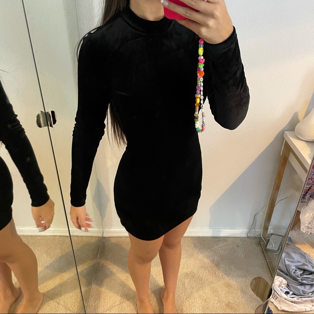 Long sleeve velvet dress